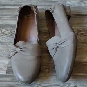 Dansko Beige Loafers with Knot Accent